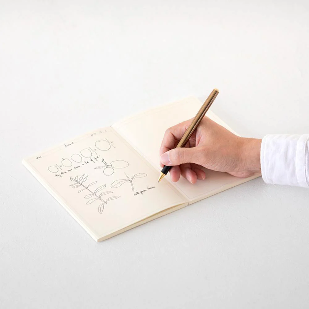 Midori MD Paper – MD Notebook Journal – Cuaderno / Diario Liso A5 (14,8 x 21 cm) - Image 4